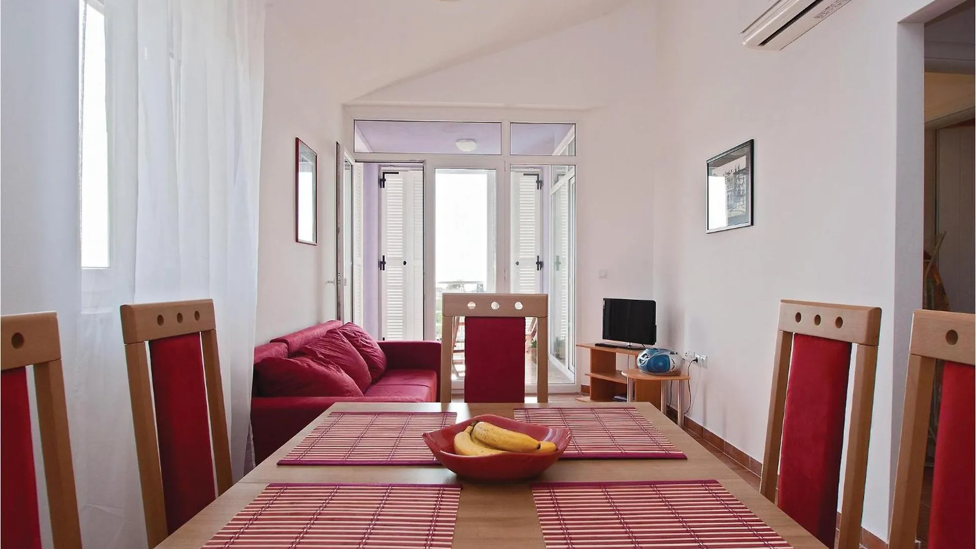 2 Bedroom Stunning Apartment In 沃德年